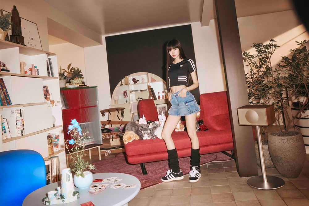 blackpink,adidas originals  blackpink 性感带货!