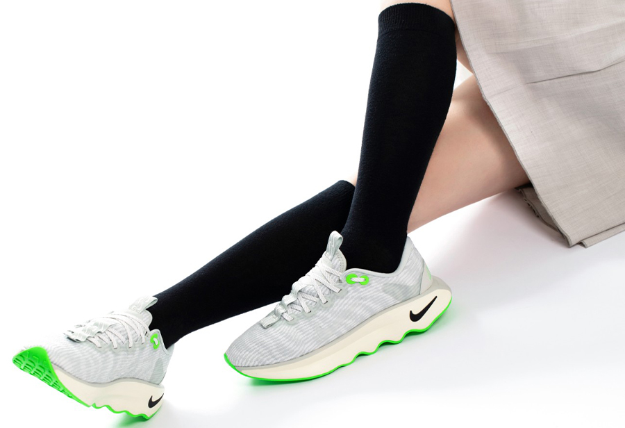 Motiva,Nike  小姐姐上脚 Nike 最新「波浪鞋」！原来是这种脚感！