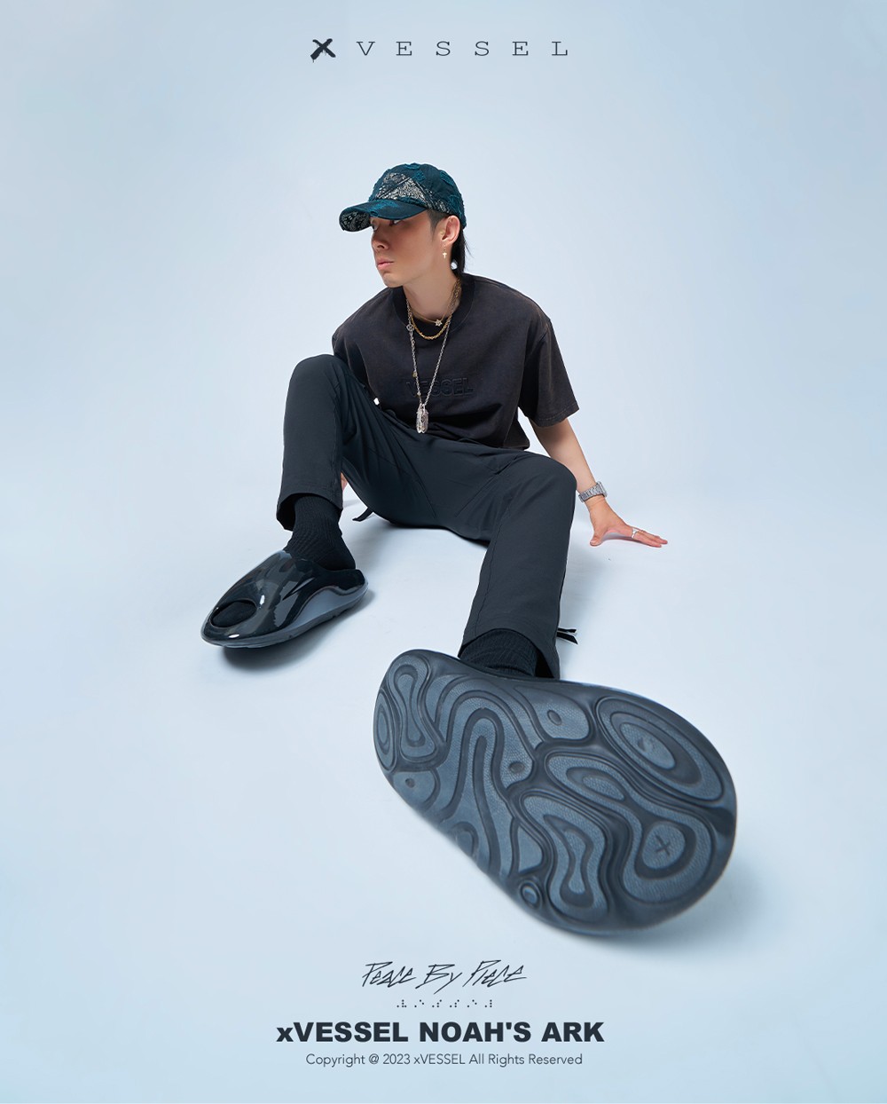 吴建豪上脚今年夏天有潮流拖鞋新选择了