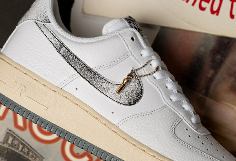 Nike,Air Force 1,50 Years of H  都在等的 Nike 50 周年纪念！买鞋送「麦克风」受得了吗？