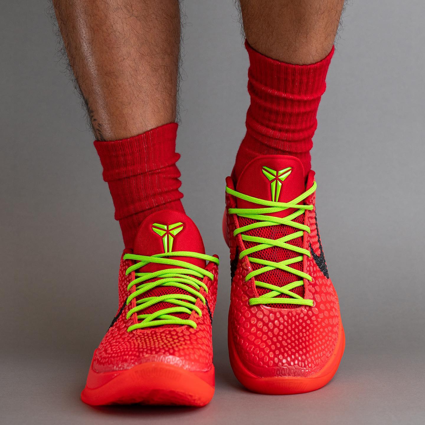 kobe6反转青蜂侠上脚太帅了细节全看清了