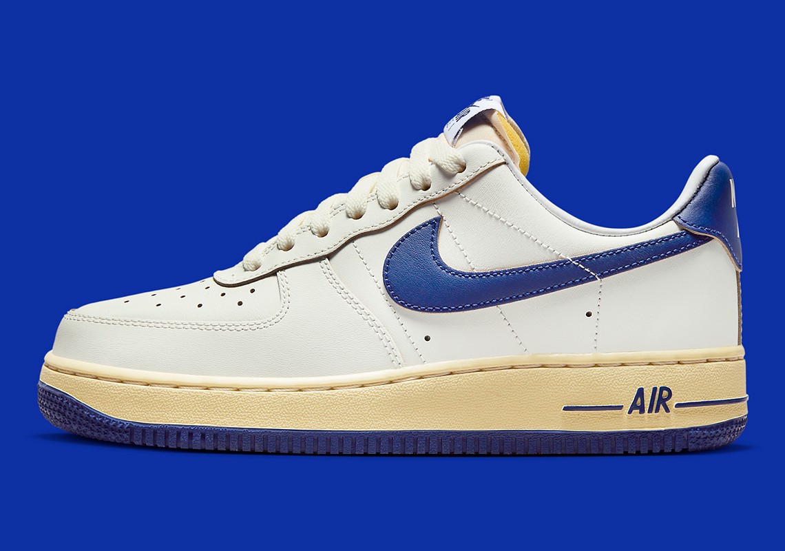 Nike，Air Force 1，FQ8103-133，At  复古皇家蓝装扮！Nike Air Force 1 新配色曝光！