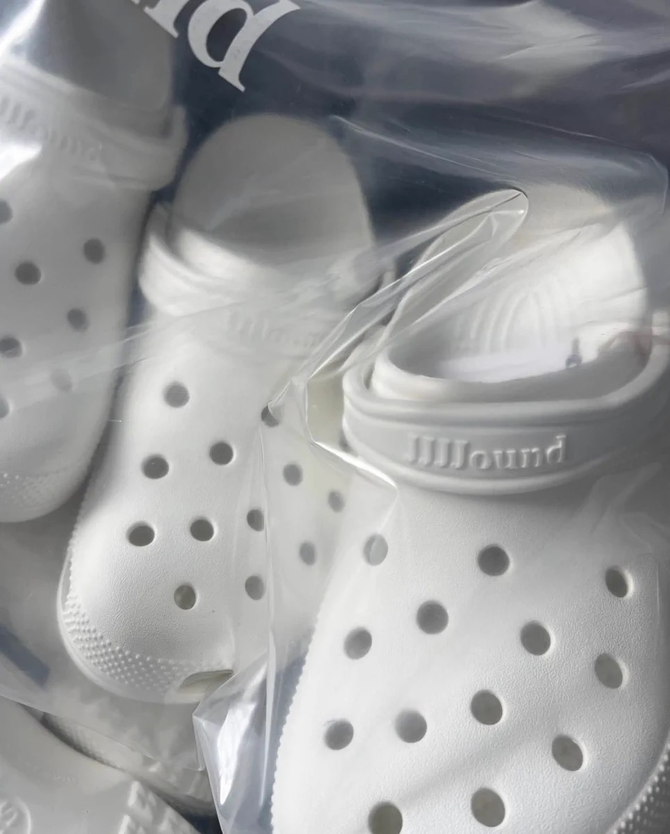 JJJJound,Crocs Classic Clog  联名收割机 JJJJound 又来了！这次合作的品牌是它！