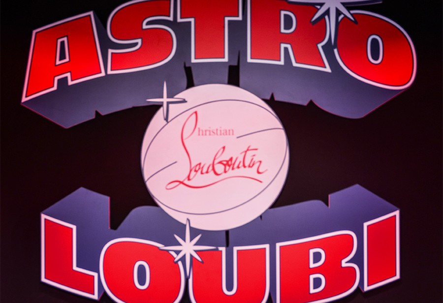Christian Louboutin,Astroloubi  当年超火的红底鞋回来了！新款正式亮相！