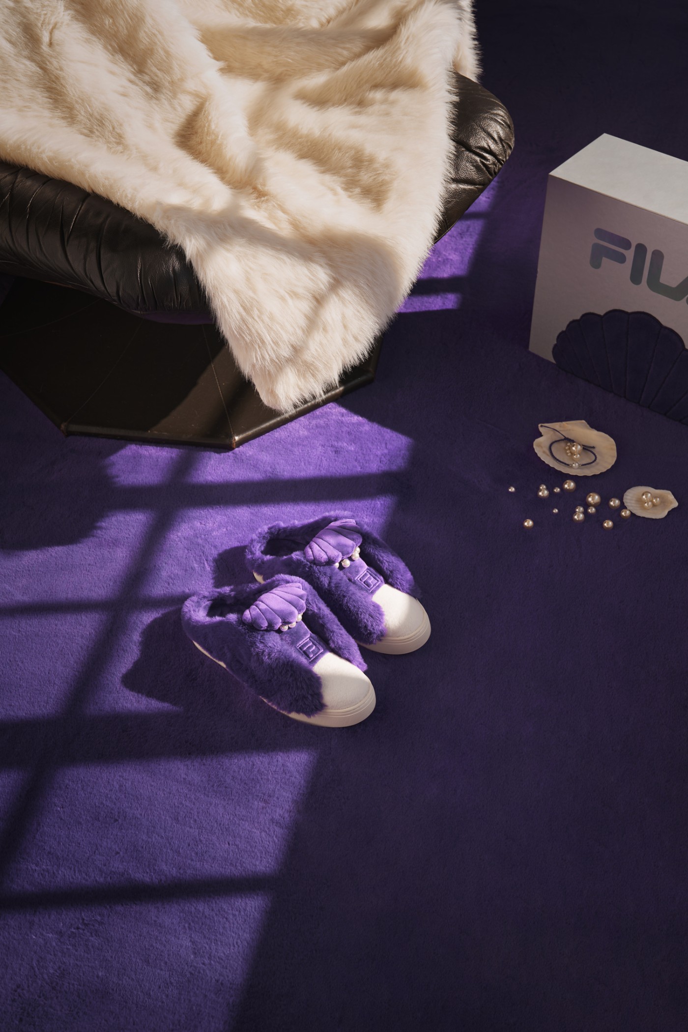 FILA,1911 贝壳鞋  「年度时尚鞋王」提前预定！再酷的女孩也要被 “绒” 化！