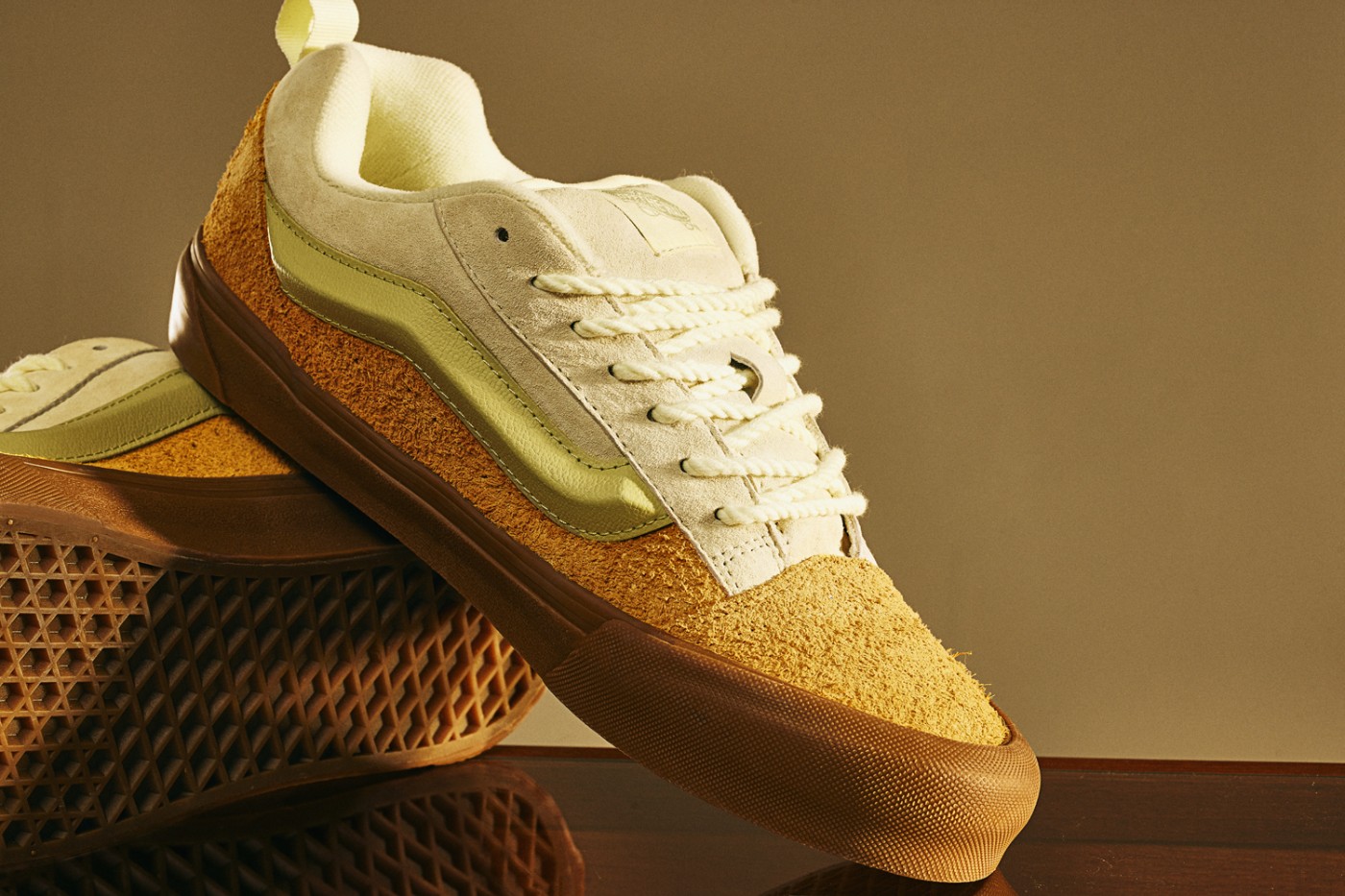 vans,knu skool  vans「真·面包鞋」悄悄登场!这质感真不错!