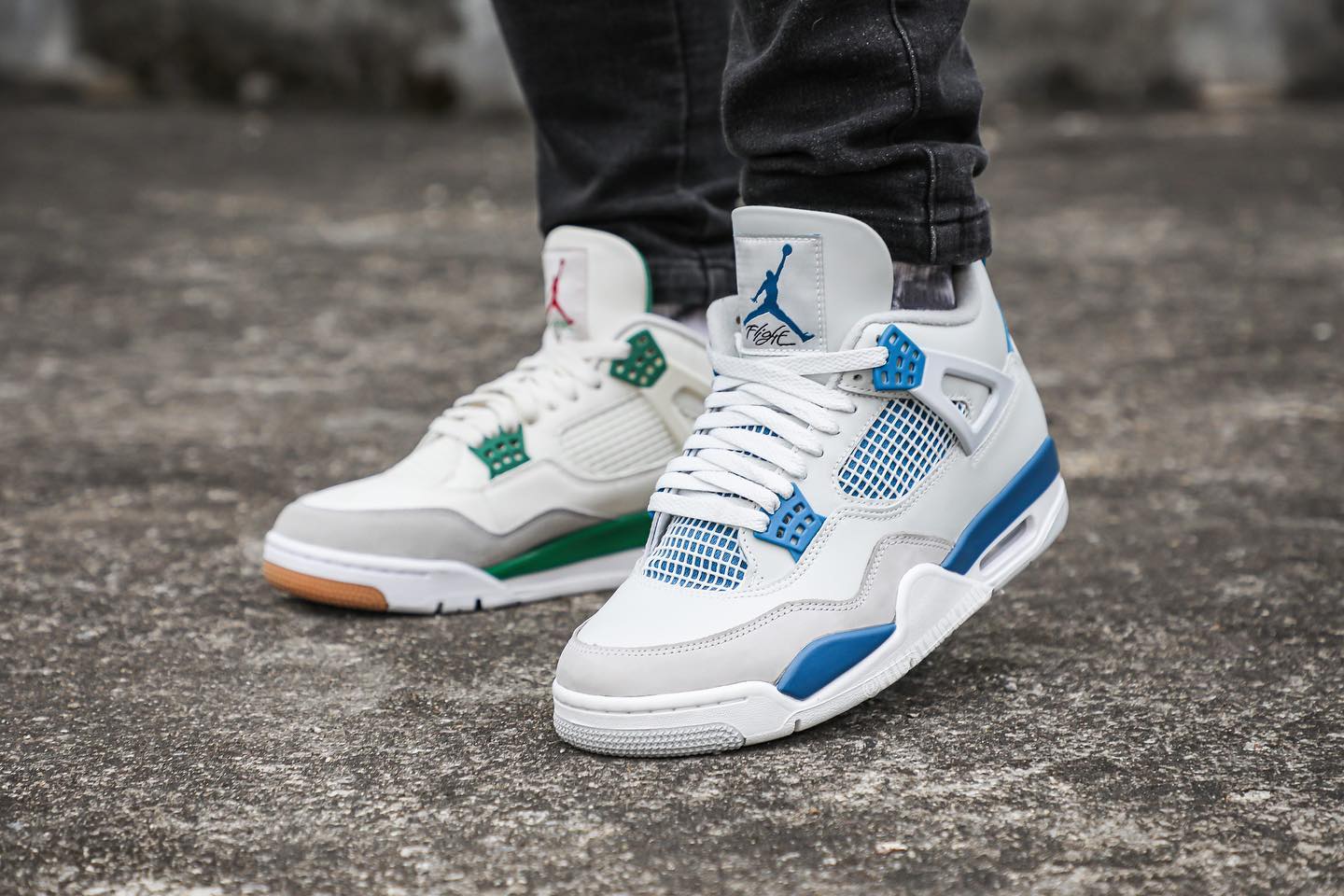 AJ,Air Jordan 4,Military Blue  都在等的「白蓝」AJ4！上脚效果居然这么帅！