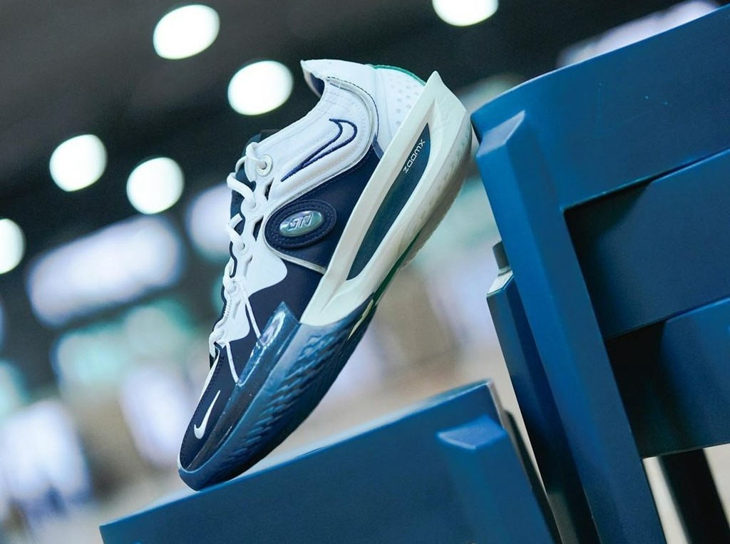 Nike,G.T. Cut 3,Air Zoom Fligh  GT Cut 3 曝光 “新版本”？鞋面造型变了！