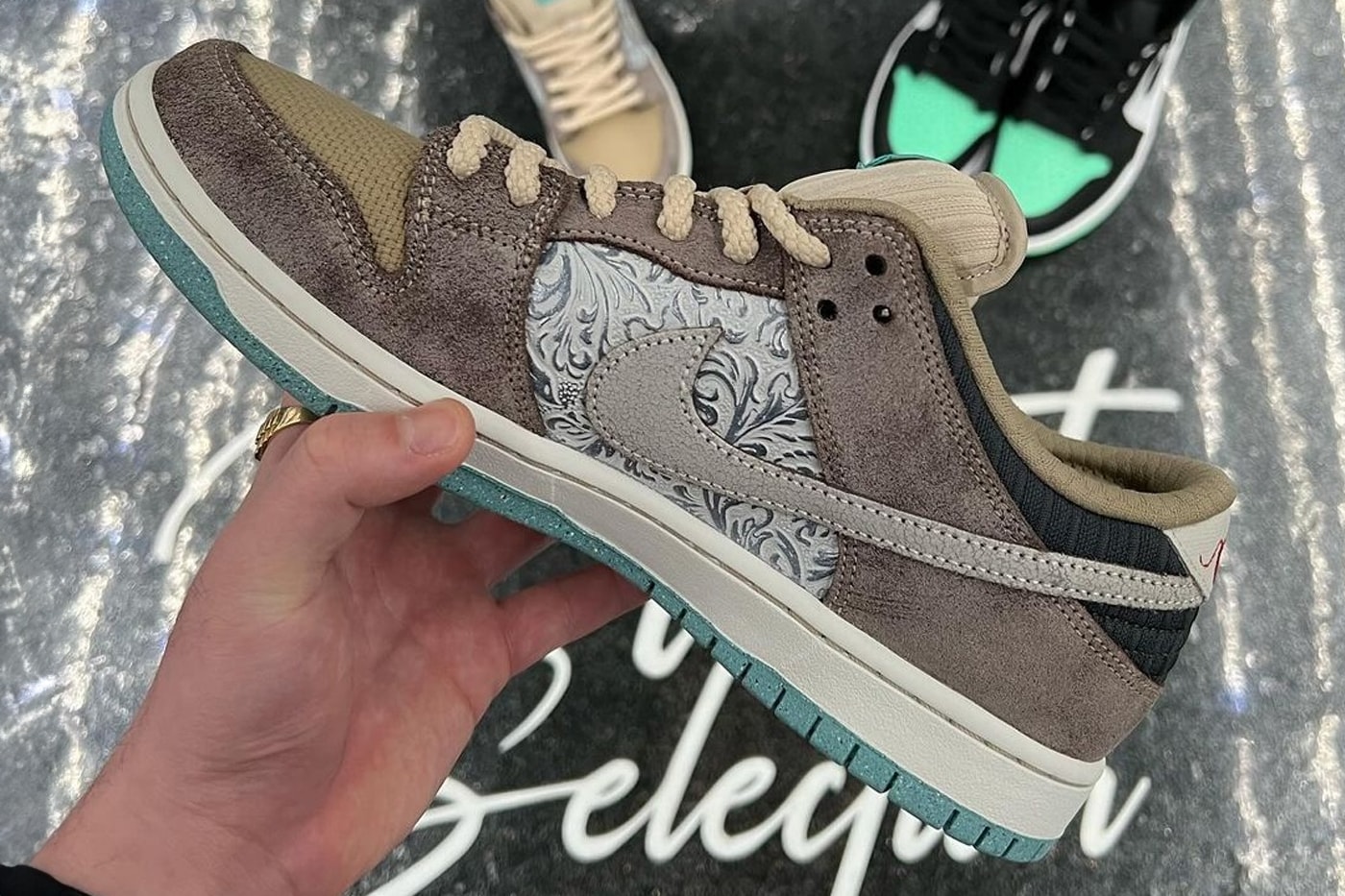 nike-sb-dunk-low-flightclub-sneaker