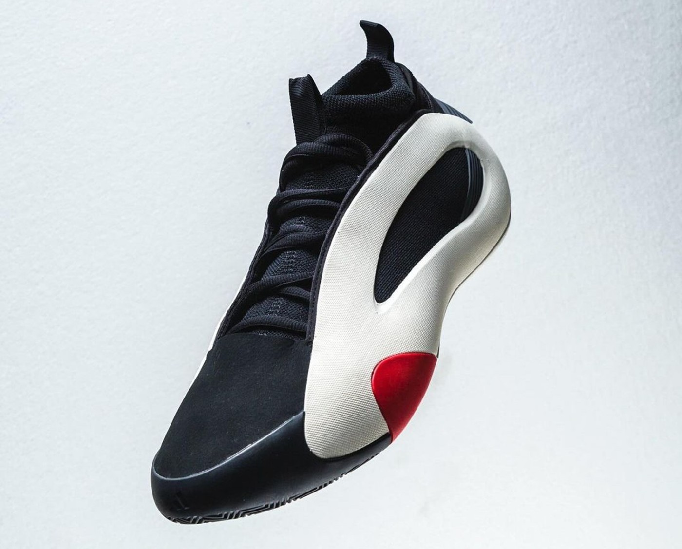 「哈登 8」抢先开箱!这些 "隐藏升级" 太关键了!