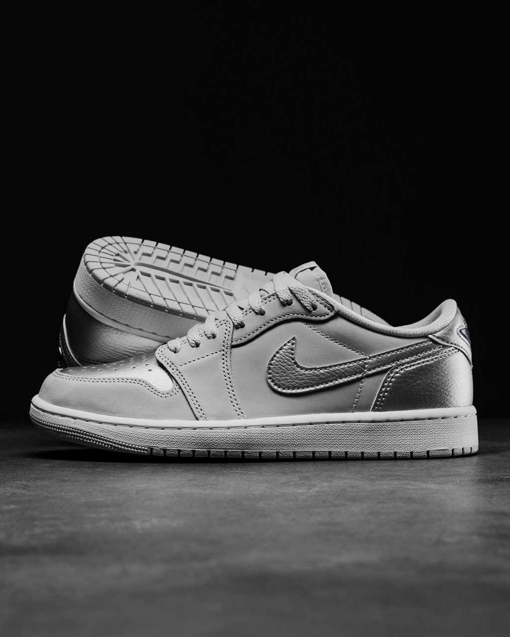 Air Jordan 1 Low,Metallic Silv  即将登场！白银 AJ1 Low 美图来了！