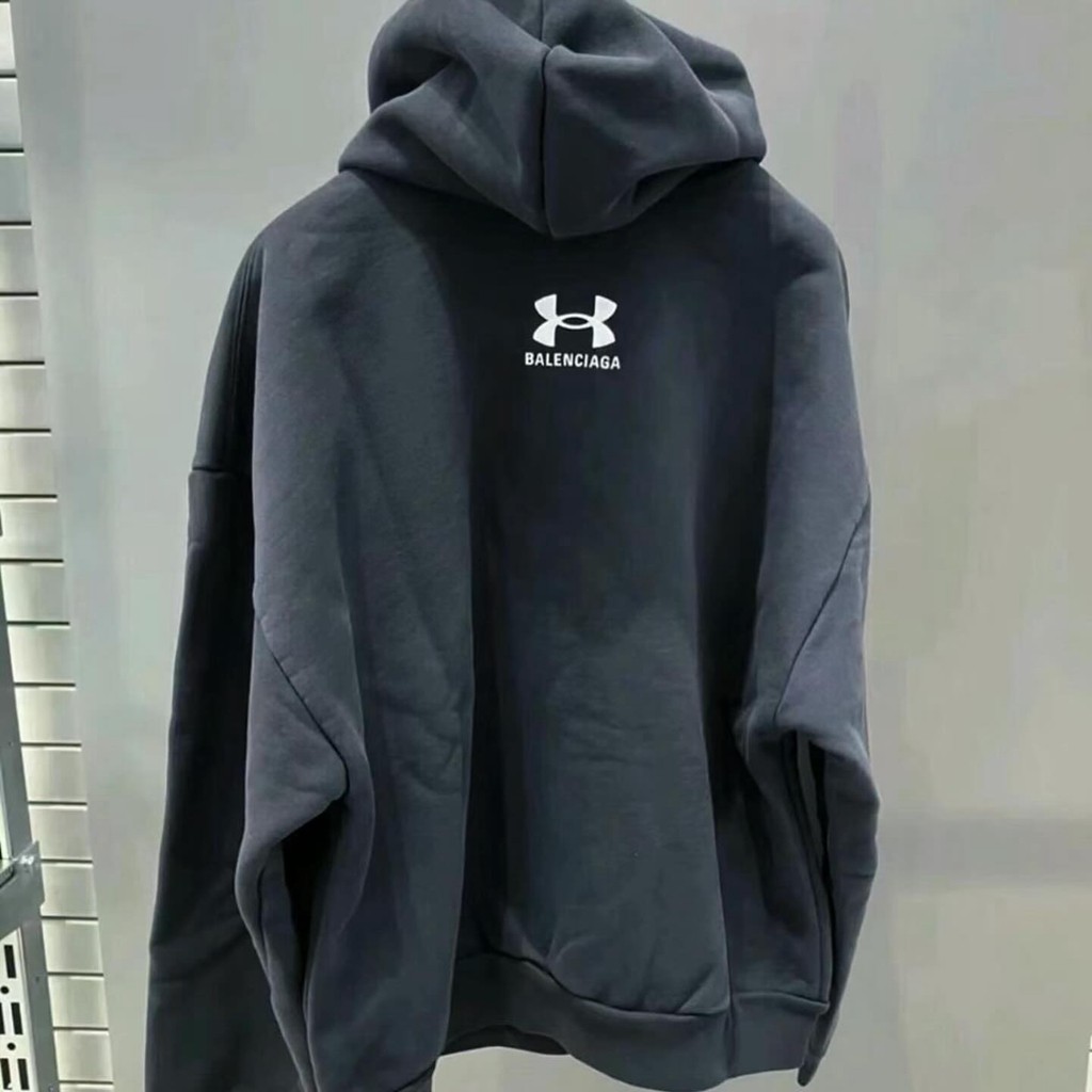 Under Armour,Balenciaga  单品首次曝光！巴黎世家 x UA 你打几分？