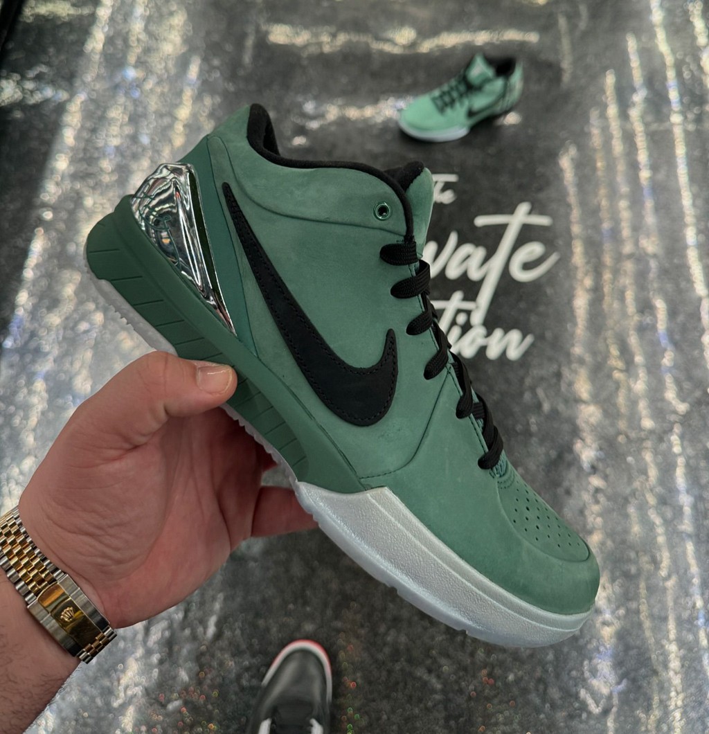 Nike,Kobe 4 Protro,Girl Dad,FQ  上半年「最后一双」Kobe！最新实物来了！