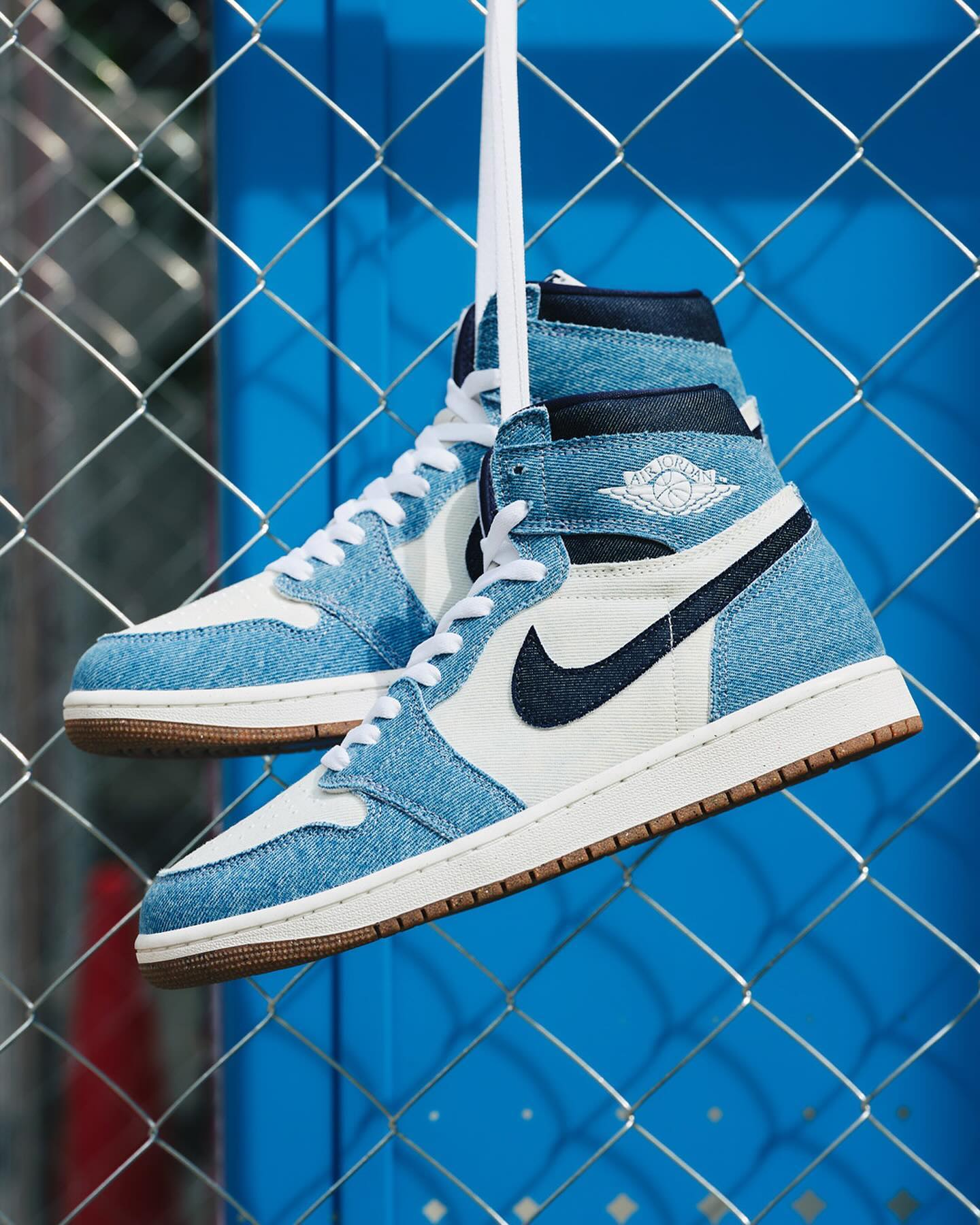 AJ1,High,Denim,FQ2947-100,丹宁  上一双市价破 2k！「丹宁」AJ1 最新美图泄露！