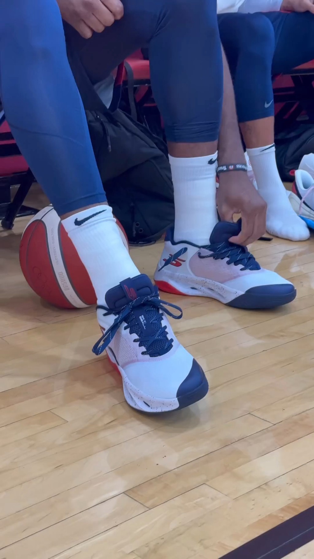 nba,詹姆斯,库里,ua,nike,air jordan,  复仇者集结!