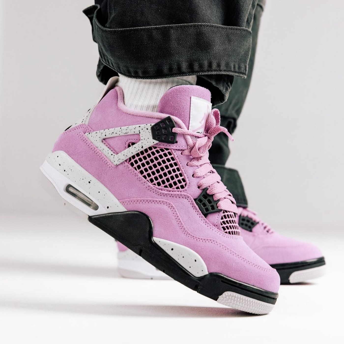 「猛男粉」aj4 最新消息!这么穿太帅了!