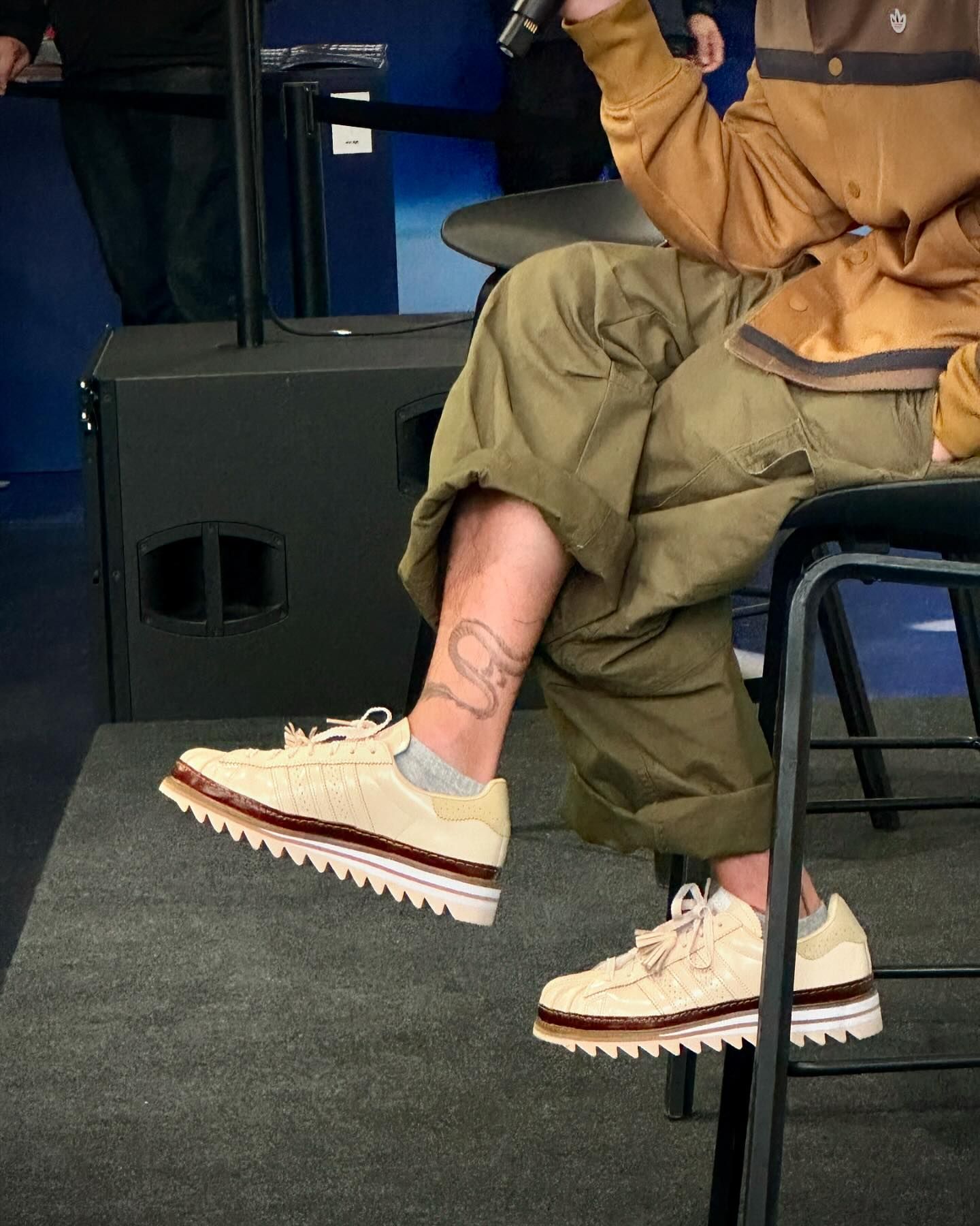 冠希与三叶草的最新「锯齿贝壳头 3.0」同样是国区限定配色.