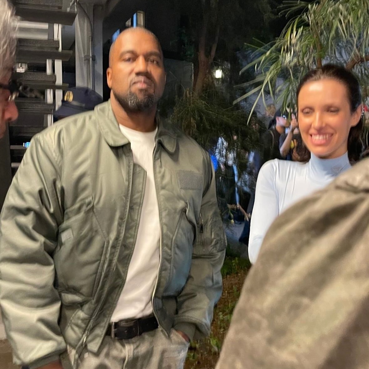 Bianca，Kanye，侃爷  侃爷、比安卡现身东京，今天是这身装扮…