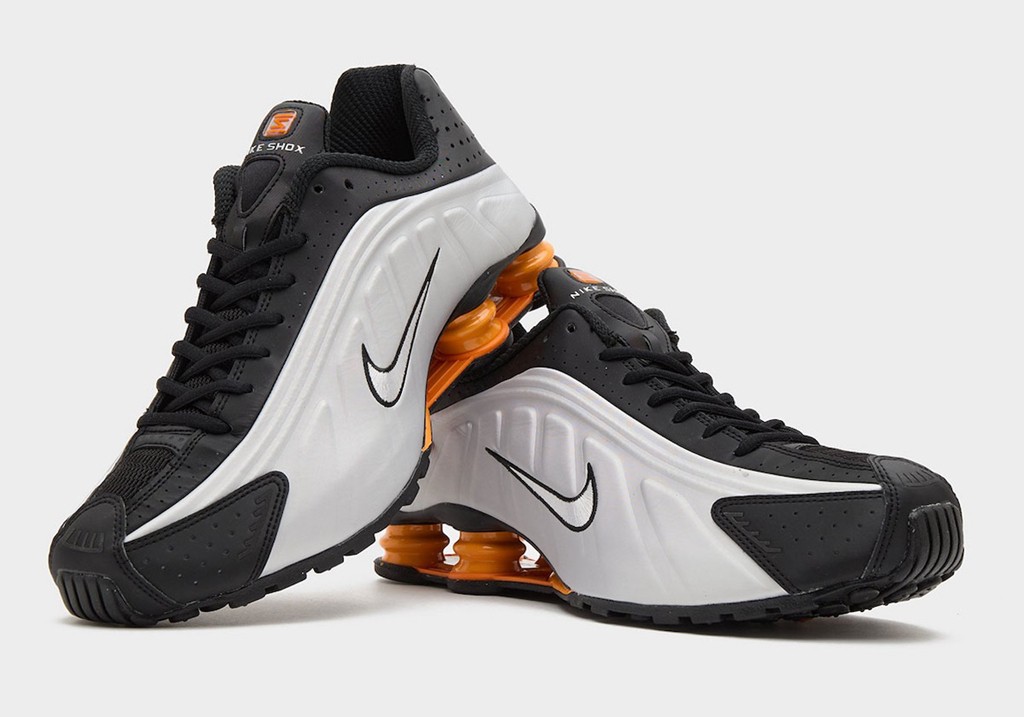 Nike,Shox R4,HQ1988-003  Nike「气柱鞋」又复刻了！是这个鞋型！