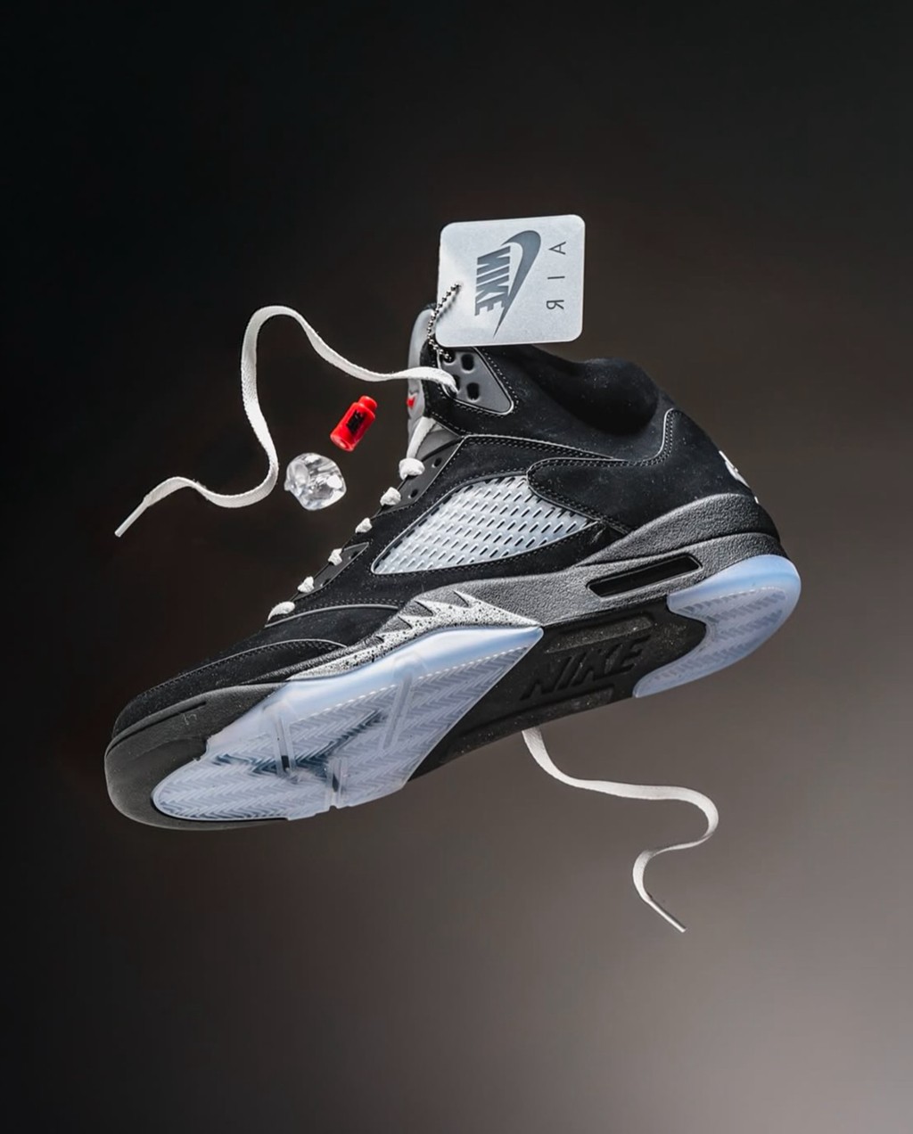 Air Jordan 5,Black Metallic Re  又一波实物美图！黑银 AJ5 进入倒计时！