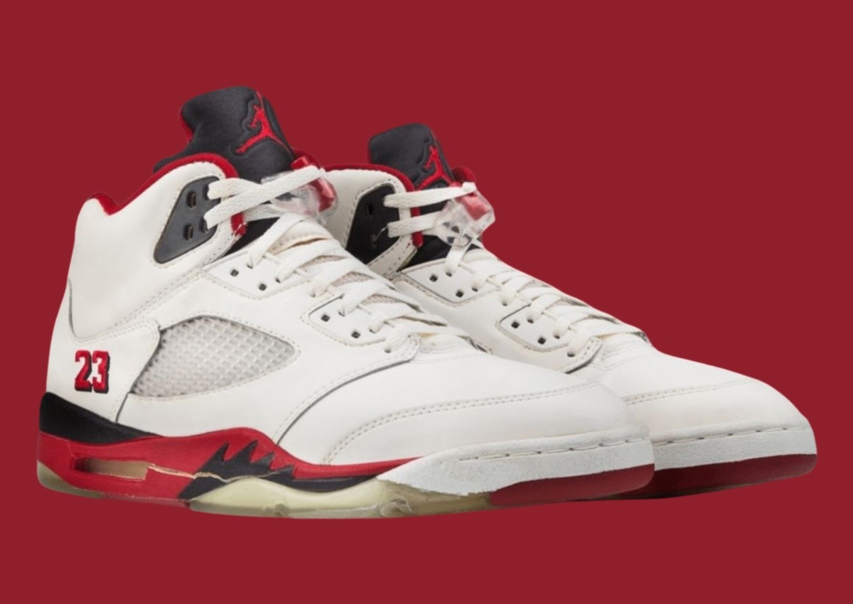 HQ7978-101,AJ5,Air Jordan 5  超经典的「白红 AJ5」确定回归！日期也有了