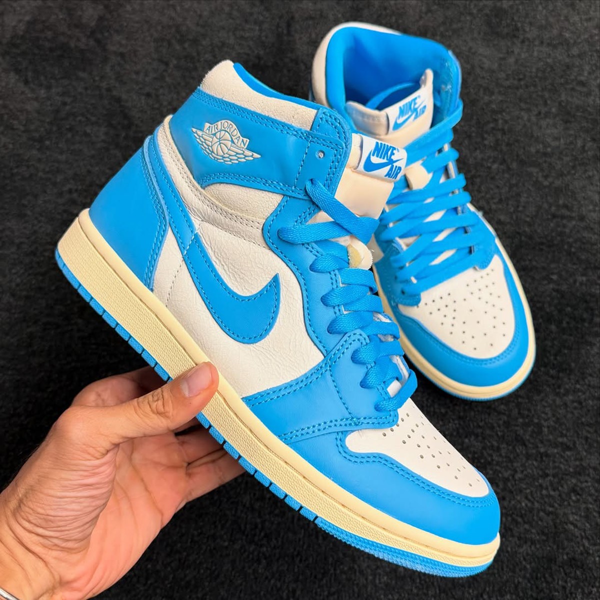 Air Jordan 1 High OG,AJ1,UNC R  重塑版「北卡 AJ1」 实物曝光！细节终于看清了！