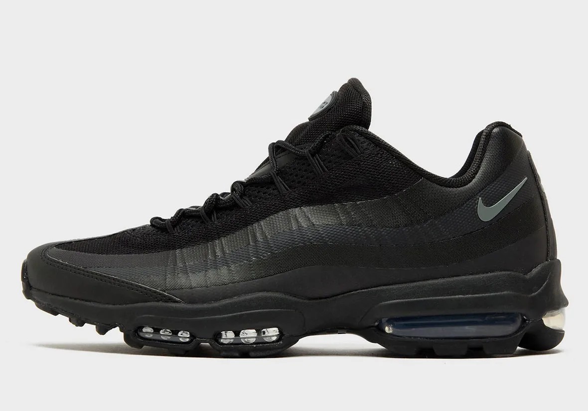 Nike,Air Max 95 Ultra,Triple B  黑武士主题！Air Max 95 Ultra 长这样！