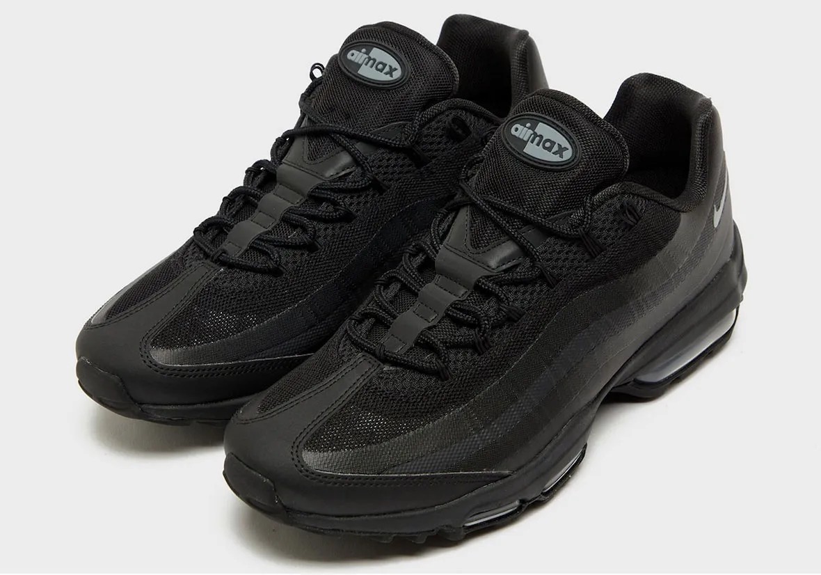 Nike,Air Max 95 Ultra,Triple B  黑武士主题！Air Max 95 Ultra 长这样！