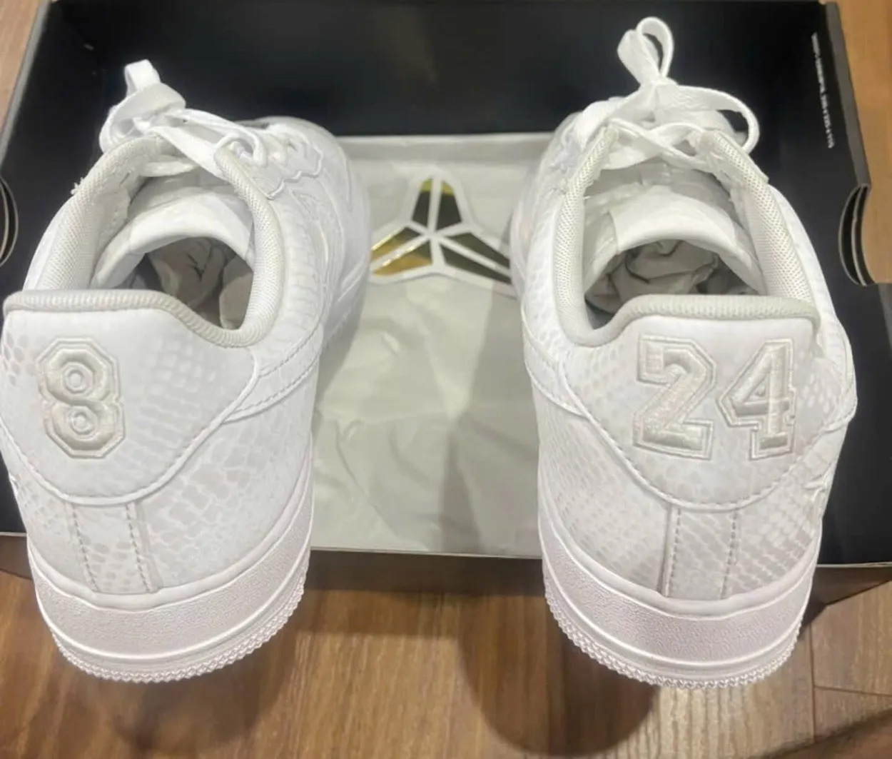 IB0018,AF1,Air Force 1,Nike,科比  实物首次曝光！终于等来这双「纯白 Kobe 新鞋」！
