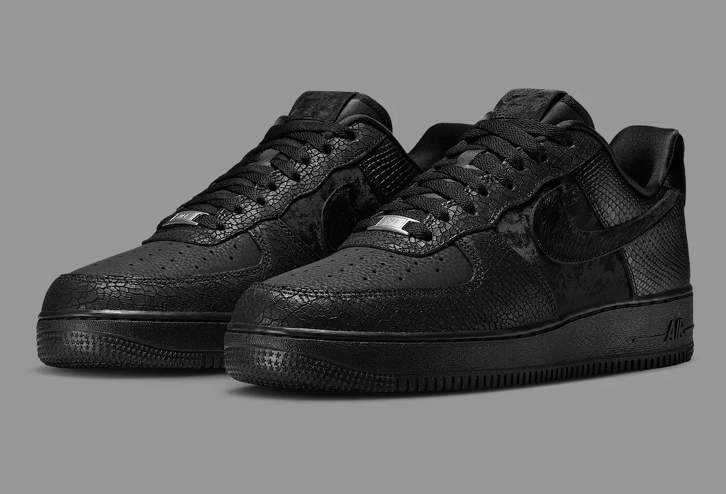 Nike,Air Force 1 Low,HQ1977-00  奢华版黑武士！这双 AF1 你打几分？