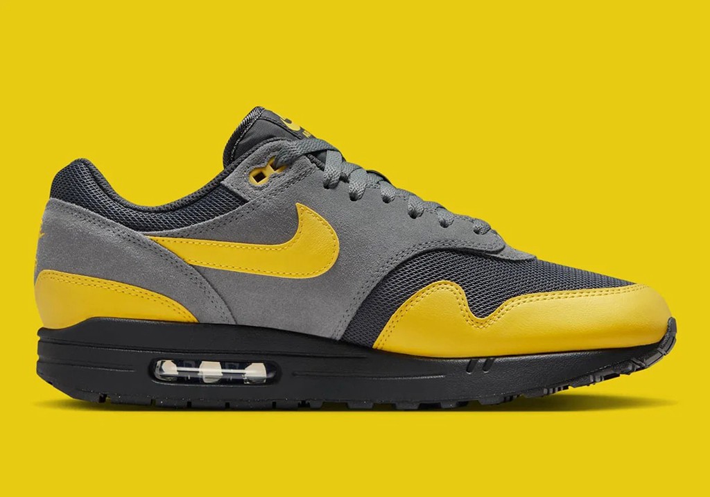 Nike,Air Max 1,FZ5808-014  神似蝙蝠侠！Air Max 新品曝光！