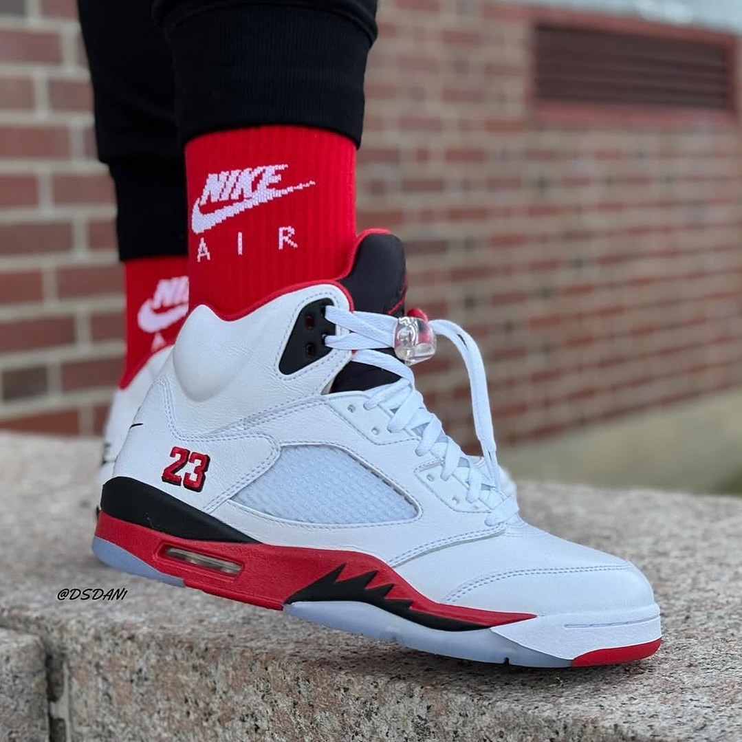Air Jordan 5,AJ5,HQ7978-101  庆祝 35 周年！白红 AJ5 即将回归！