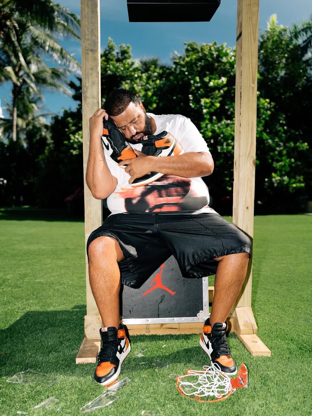 明星上脚  DJ Khaled 整新活儿！穿 AJ 复刻乔丹名场面！