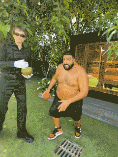 明星上脚  DJ Khaled 整新活儿！穿 AJ 复刻乔丹名场面！
