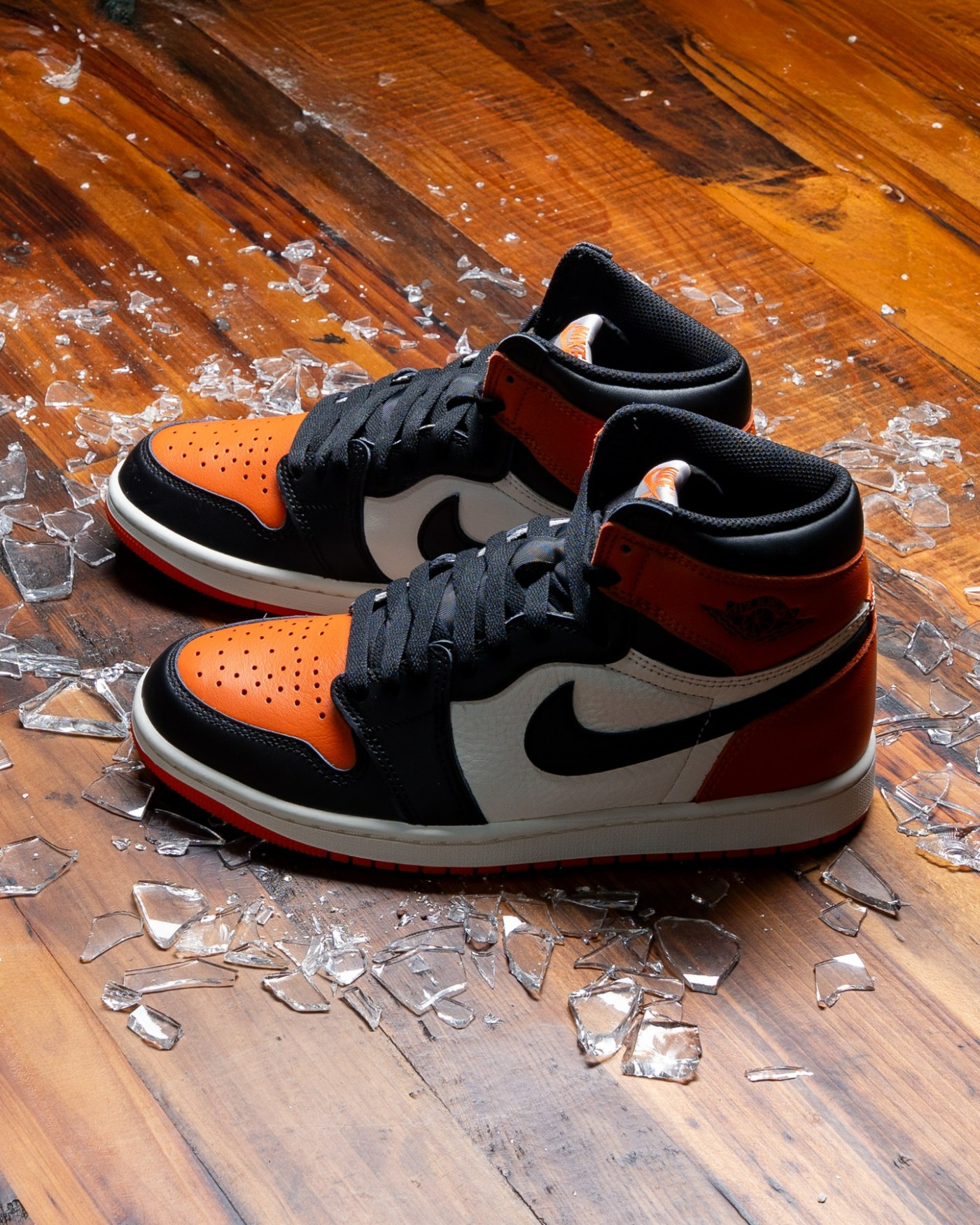 DZ5485-008,AJ1,Air Jordan 1,扣碎  曾经的万元球鞋！「扣碎 AJ1」现在市价是...