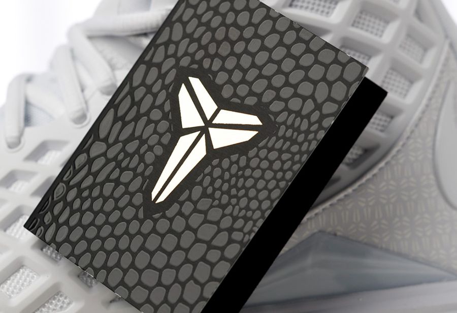 Nike,Kobe 3,HM4351-100  今早中签了吗？「纯白 Kobe 3」这个价了！