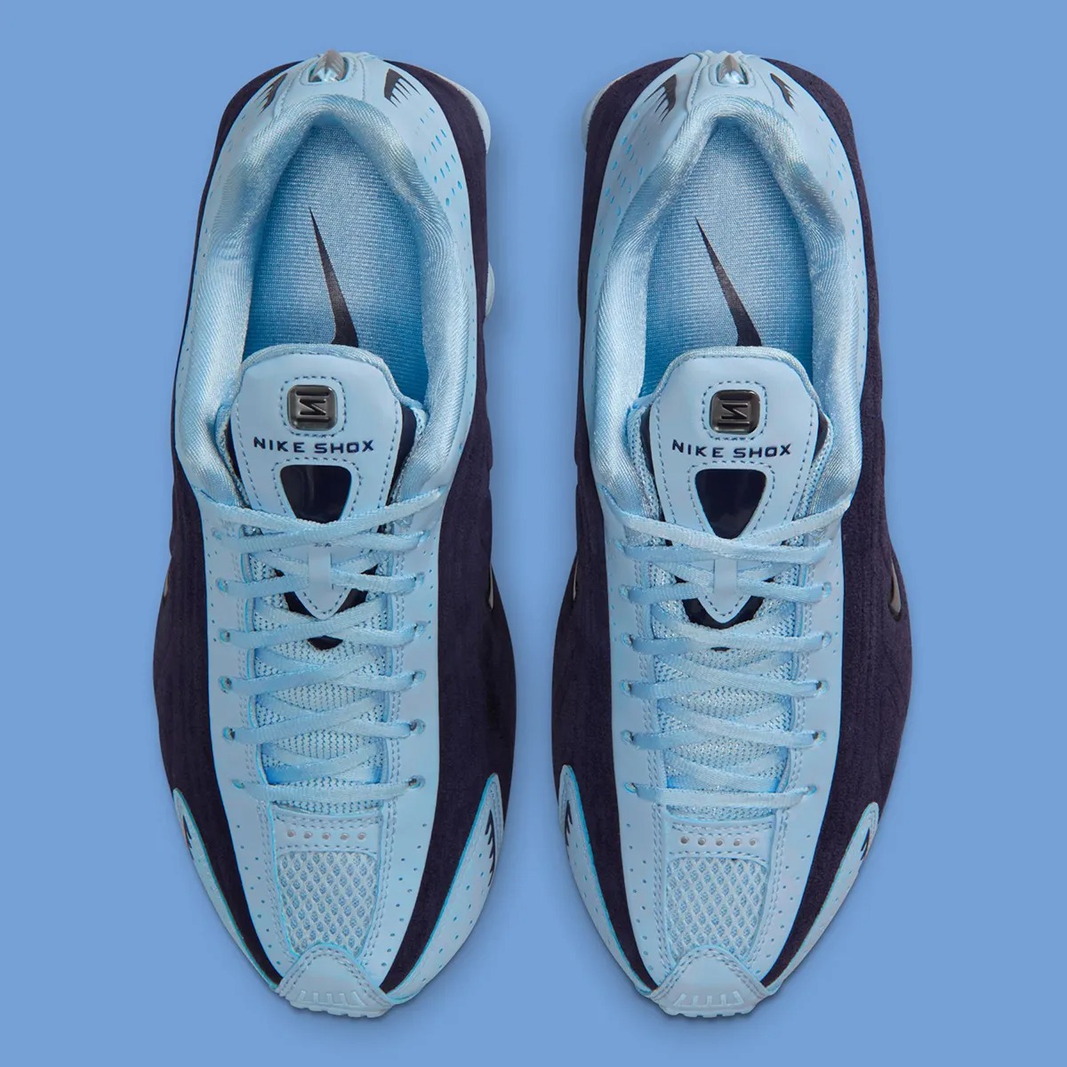 HQ7739-500,Shox,Shox R4,Nike  Nike 这个帅气的经典鞋型，升级材质了！