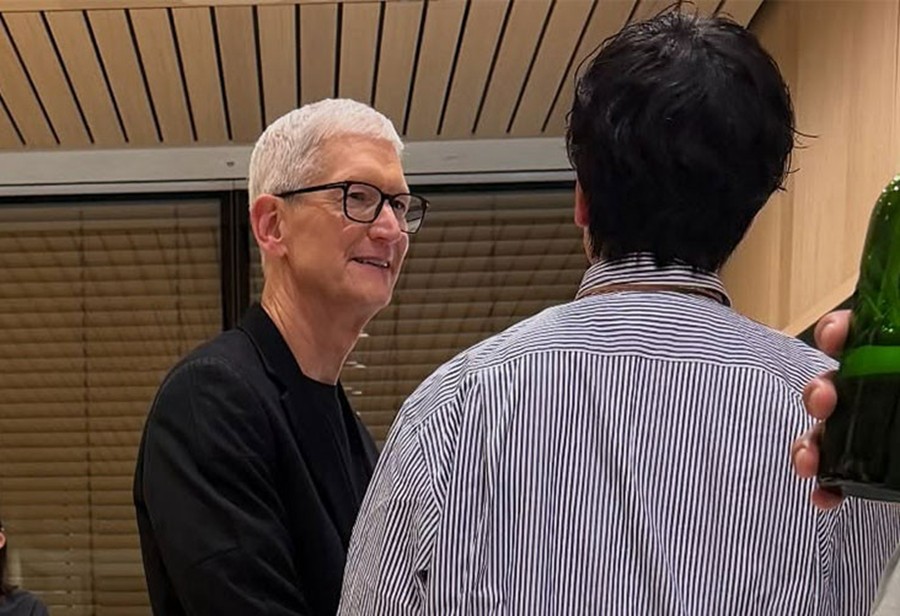 苹果,CEO,库克,Nike  新店开业，苹果 CEO 库克上脚 Nike 新鞋，这双真的买不到！