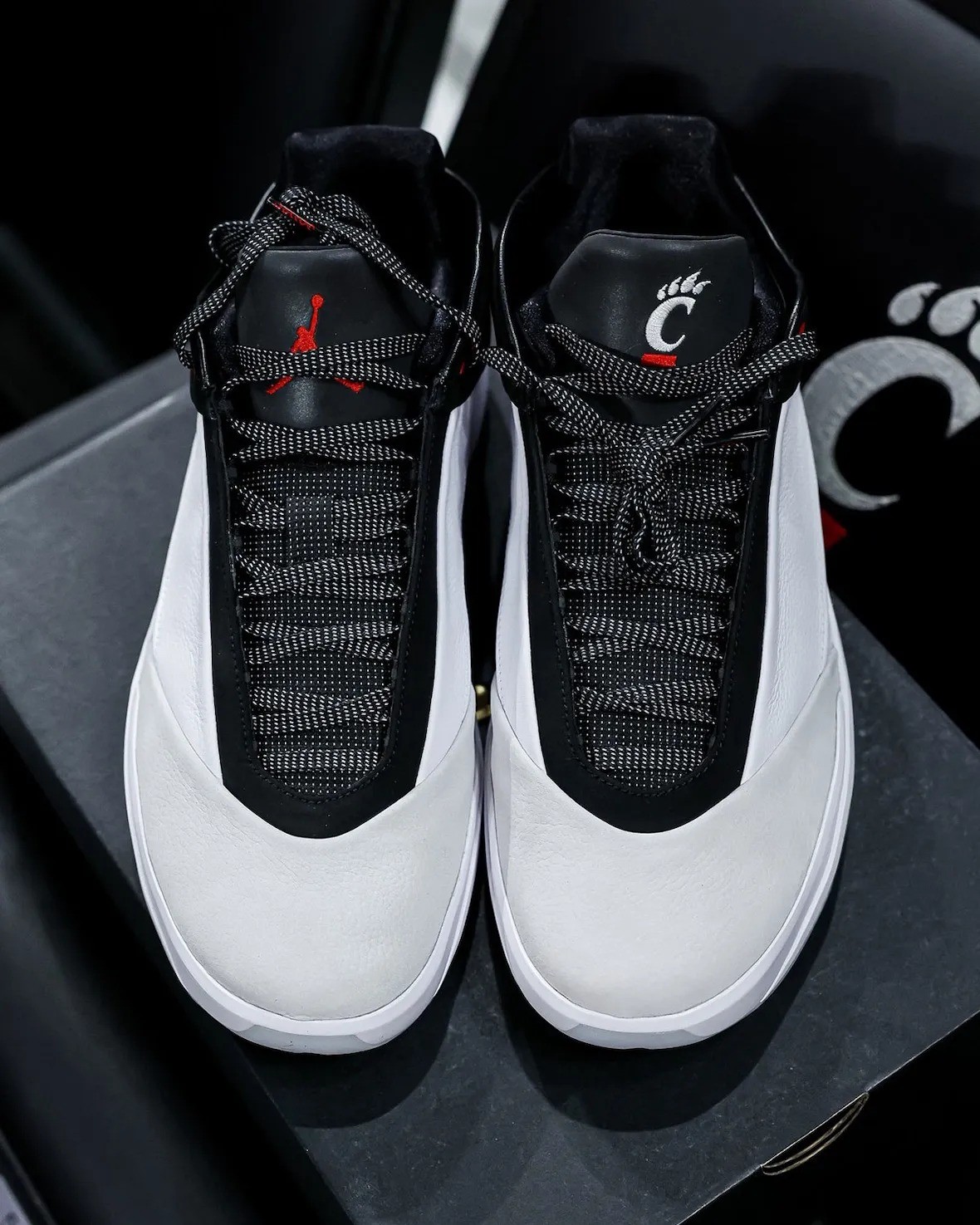 AJ40,Air Jordan 40  专属 PE！AJ40 带来「熊猫队」配色！