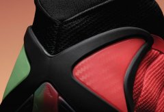 华子亲自上脚！「圣诞战靴」即将登场！