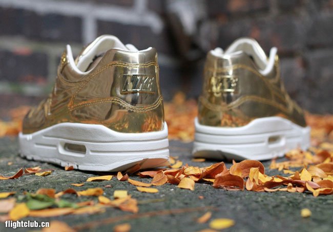 球鞋资讯,球鞋新闻,Nike官  Nike WMNS Air Max 1 “Liquid Gold” 实物赏析
