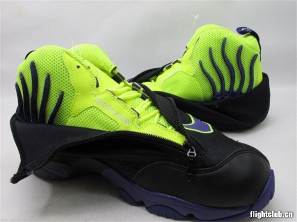 球鞋资讯,球鞋新闻,Nike官  Nike Air Zoom Flight The Glove 黑紫配色登场