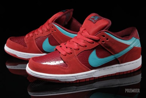 Nike,SB,Dunk,Low,砖墙红/涡轮  Nike SB Dunk Low 砖墙红/涡轮绿 现已发售