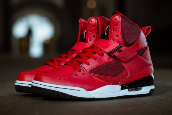 jordanflight45high健身红现已发售