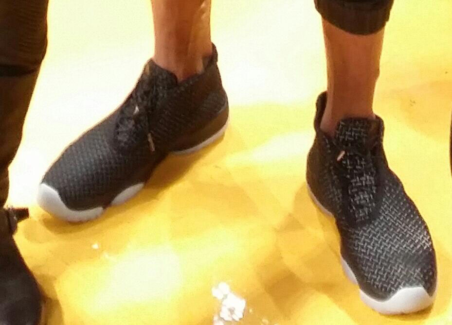 Russell,Westbrook亲着Jordan,F  Russell Westbrook 上脚 Jordan Future