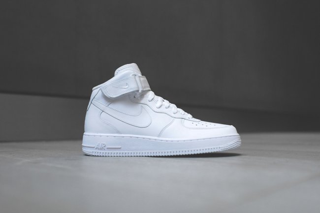 Nike,Air,Force,1,Mid,纯白配色 315123-111 Nike Air Force 1 Mid 纯白配色再度上市