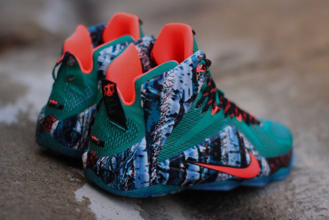 球鞋资讯,球鞋新闻,时尚杂 LBJ12 LeBron 12  “AKRON BIRCH” 圣诞配色实拍