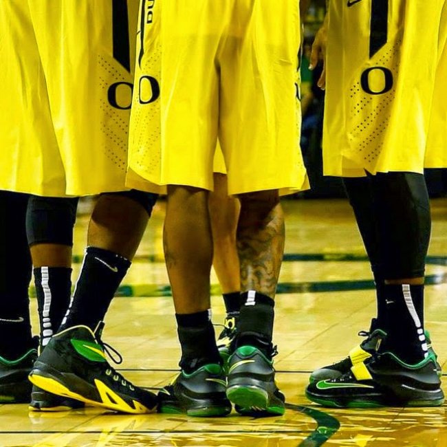 Nike,Zoom,LeBron,Soldier,8,俄勒 士兵8 Nike Zoom Soldier 8 PE "Oregon Ducks" 亮相 NCAA 赛场