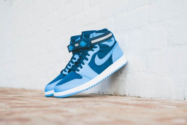 球鞋资讯,球鞋新闻,时尚杂 342132-407AJ1高帮 Air Jordan 1 High Strap “French Blue” 实物图赏