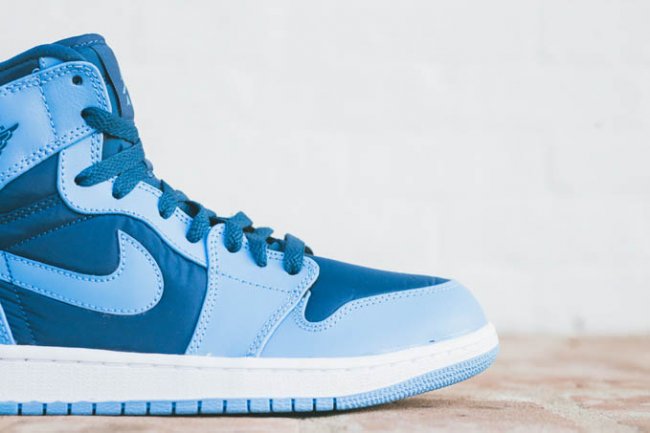 球鞋资讯,球鞋新闻,时尚杂 342132-407AJ1高帮 Air Jordan 1 High Strap “French Blue” 实物图赏